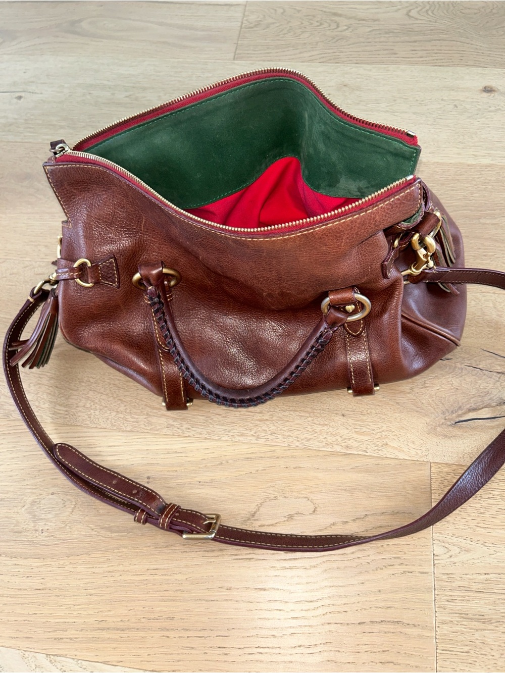 Tory Burch Brown Leather Shoulder Bag with Green Interior and Red Zipper Trim - Picture 2 of 7
